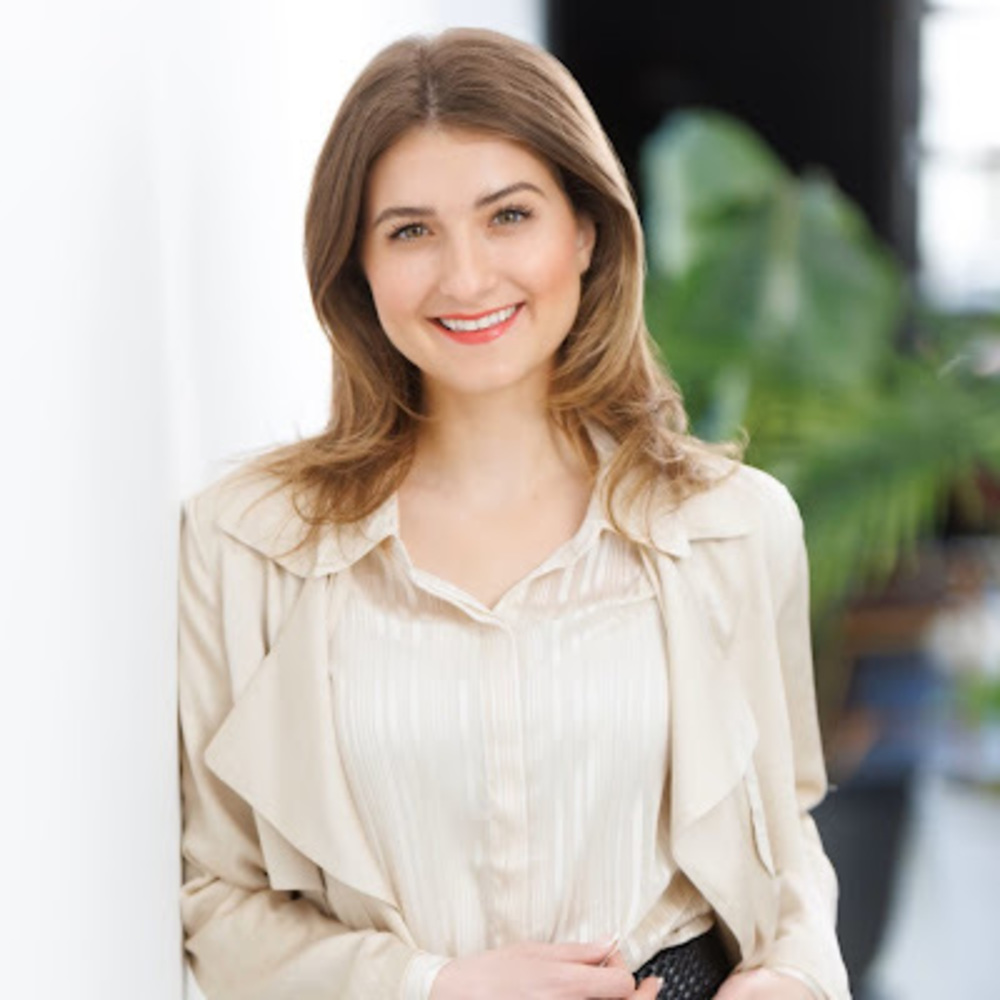 Meet your Posher, Carissa ann
